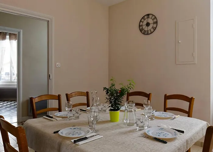 Дом отдыха En Plein Centre, Jolie Maison Pour 6 Avec Jardin Бовуар-сюр-Мер