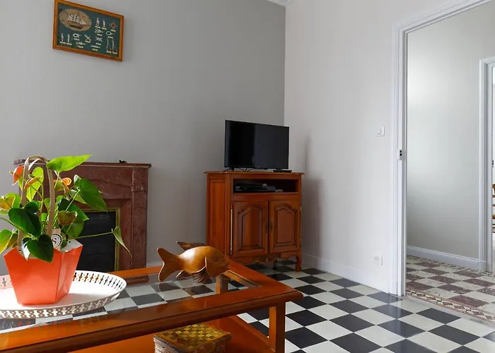 En Plein Centre, Jolie Maison Pour 6 Avec Jardin Vakantiehuis *