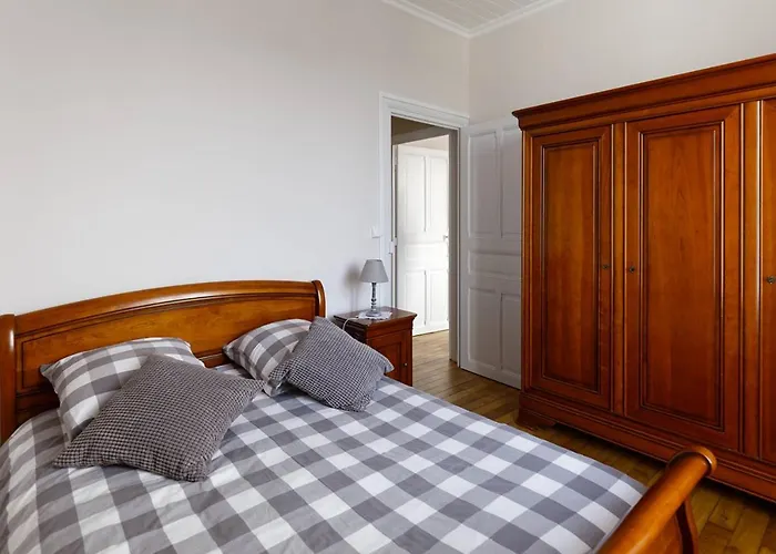 En Plein Centre, Jolie Maison Pour 6 Avec Jardin Дом отдыха *