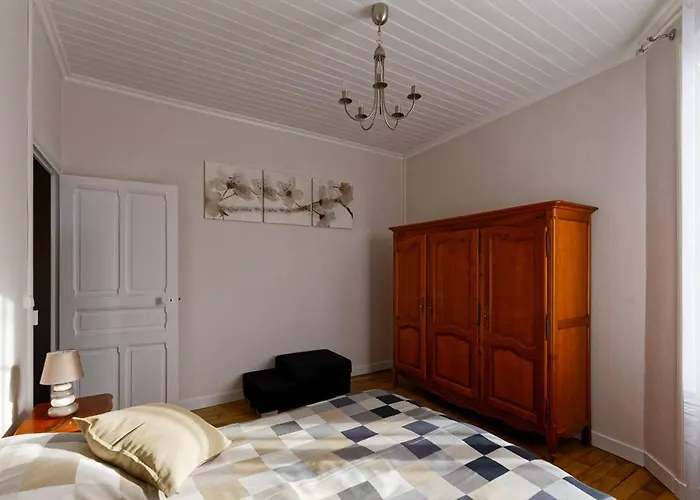 Дом отдыха En Plein Centre, Jolie Maison Pour 6 Avec Jardin *