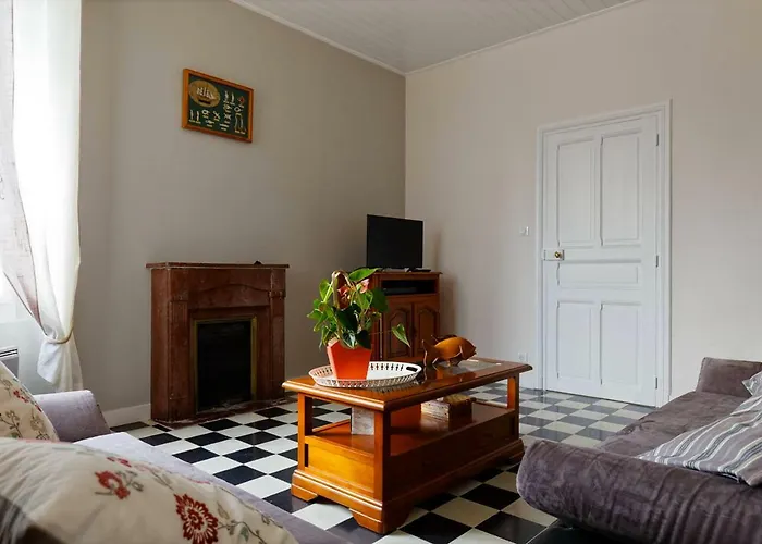 En Plein Centre, Jolie Maison Pour 6 Avec Jardin Vakantiehuis