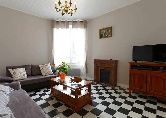 En Plein Centre, Jolie Maison Pour 6 Avec Jardin * Beauvoir-sur-Mer